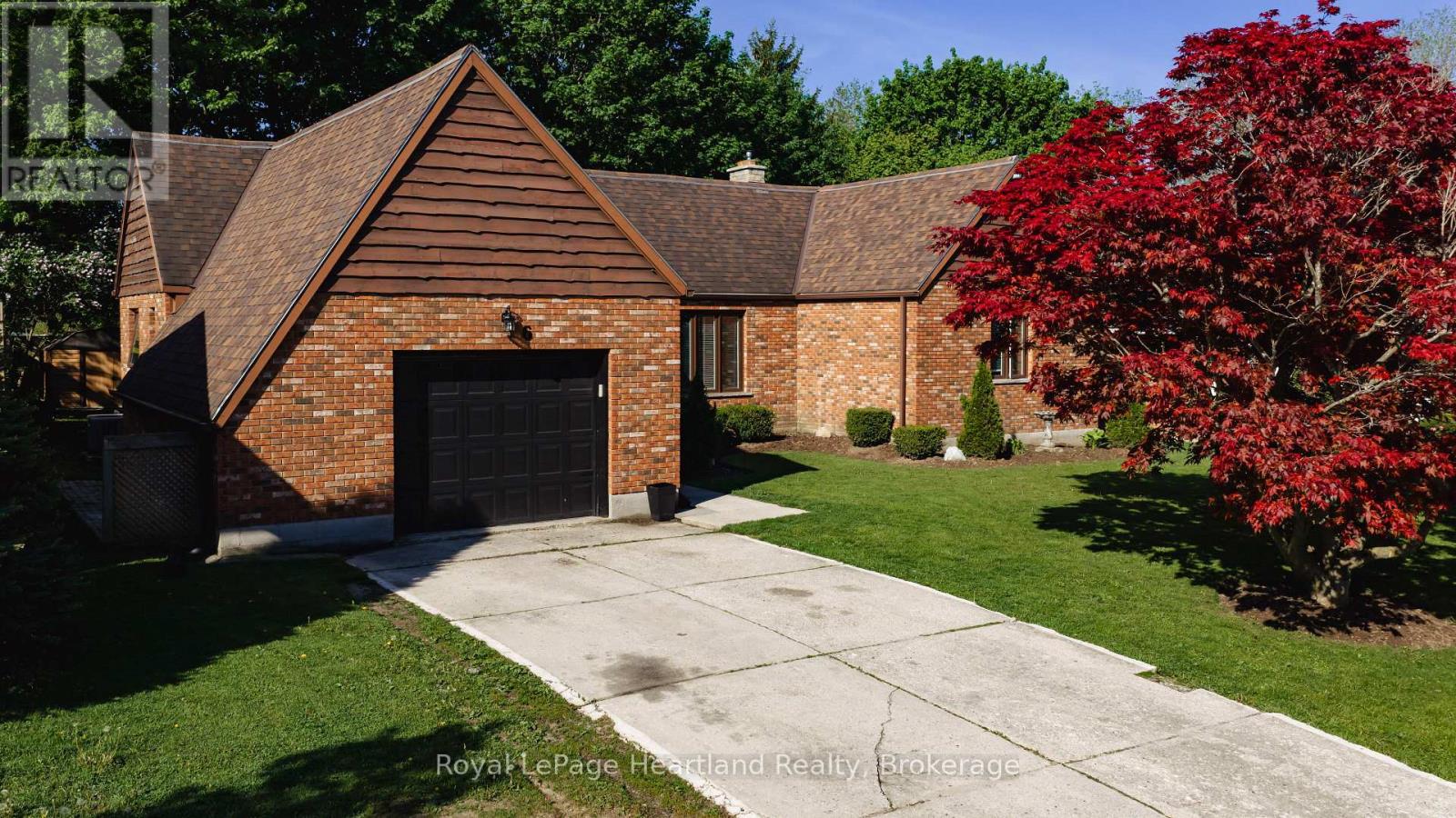 6 Alexander Street, Huron East, Ontario  N0K 1W0 - Photo 2 - X13182316