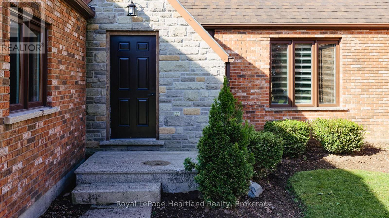 6 Alexander Street, Huron East, Ontario  N0K 1W0 - Photo 4 - X13182316