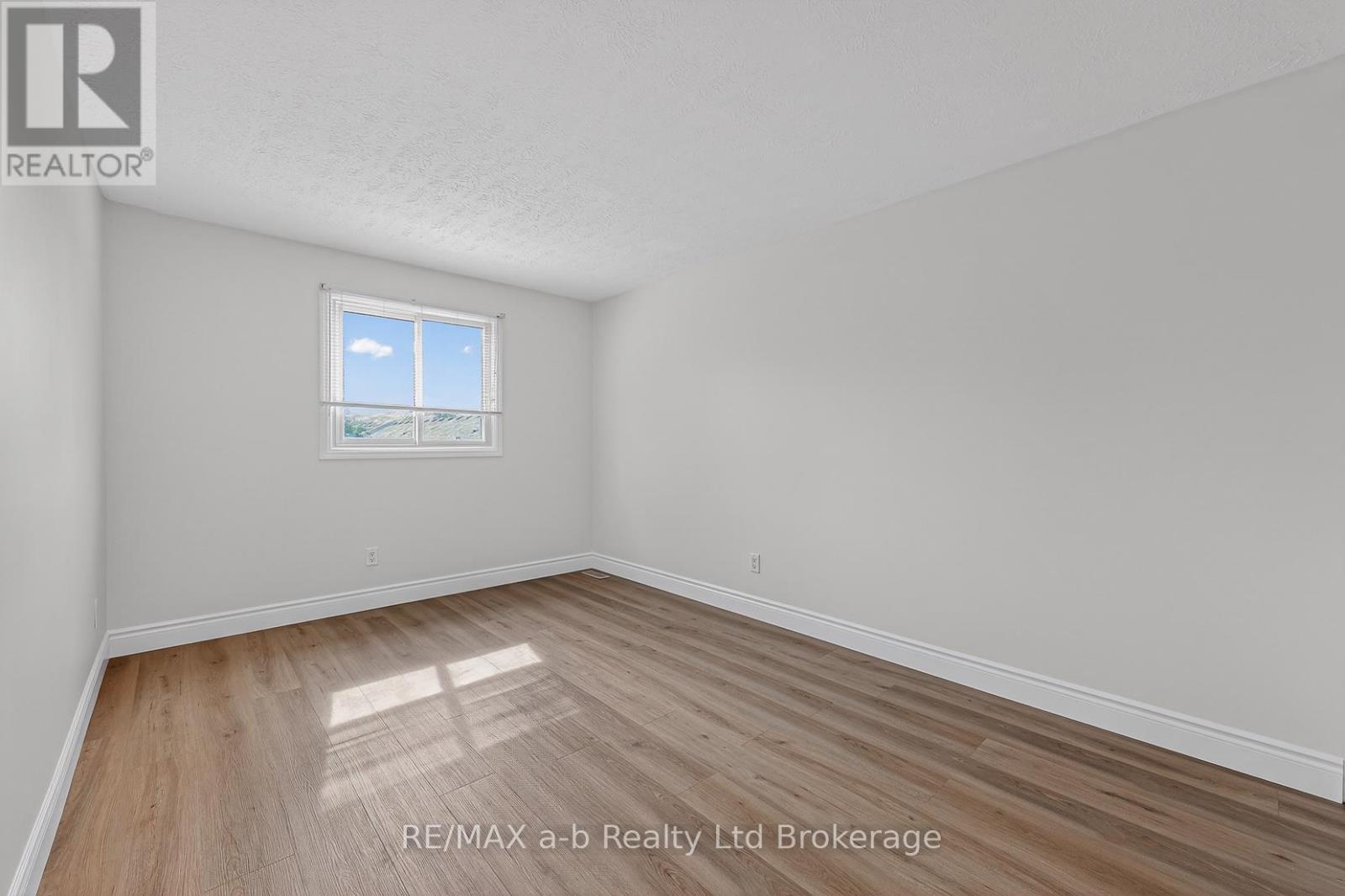 267 Beckett Road, Ingersoll, Ontario  N5C 3X4 - Photo 15 - X13182434