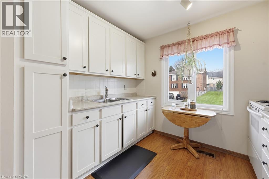 299 Limeridge Ridge W Unit# 21, Hamilton, Ontario  L9C 2V4 - Photo 12 - 40833950