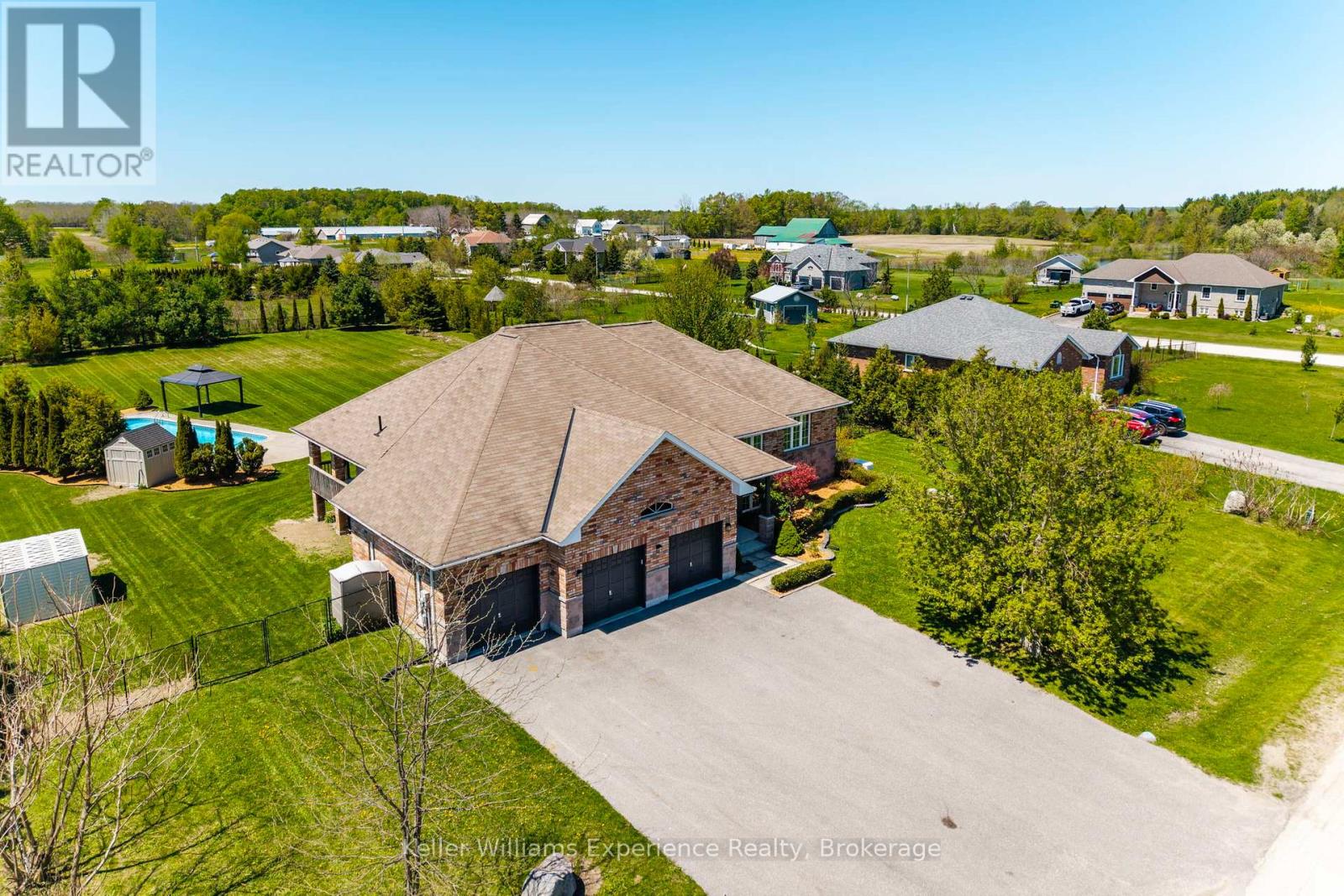 26 Lynn Street, Tiny, Ontario  L0L 2J0 - Photo 2 - S13184506