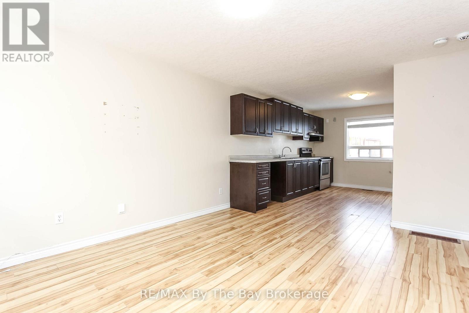 24 Glenwood Drive, Wasaga Beach, Ontario  L9Z 2K5 - Photo 10 - S13186032