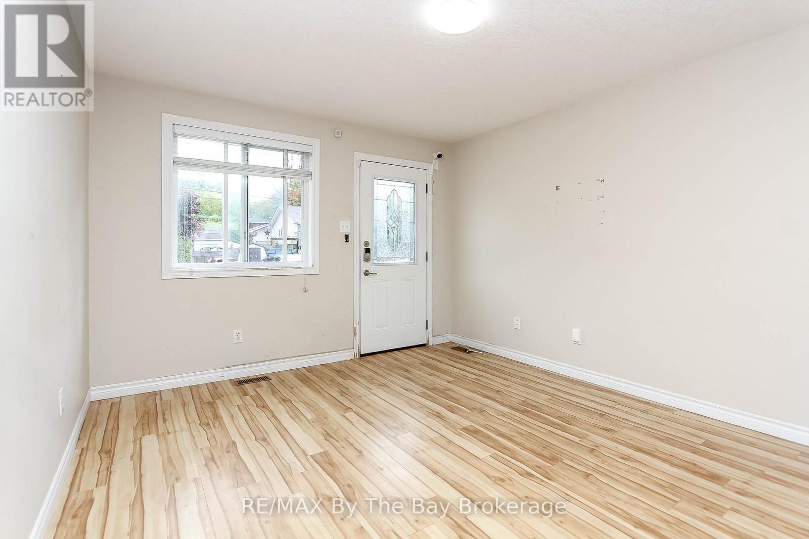 24 Glenwood Drive, Wasaga Beach, Ontario  L9Z 2K5 - Photo 12 - S13186032
