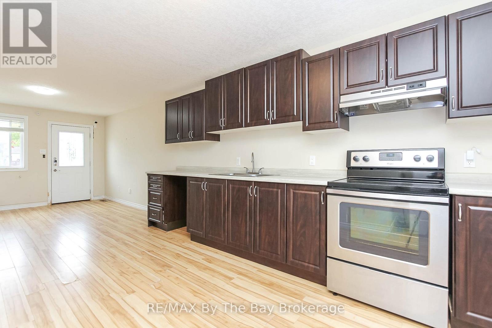 24 Glenwood Drive, Wasaga Beach, Ontario  L9Z 2K5 - Photo 18 - S13186032