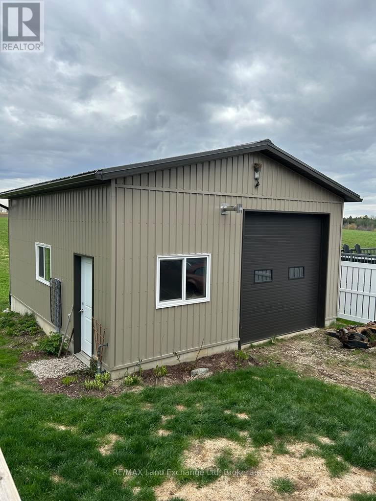 660 Gloria Street, North Huron, Ontario  N0G 2W0 - Photo 17 - X13185436