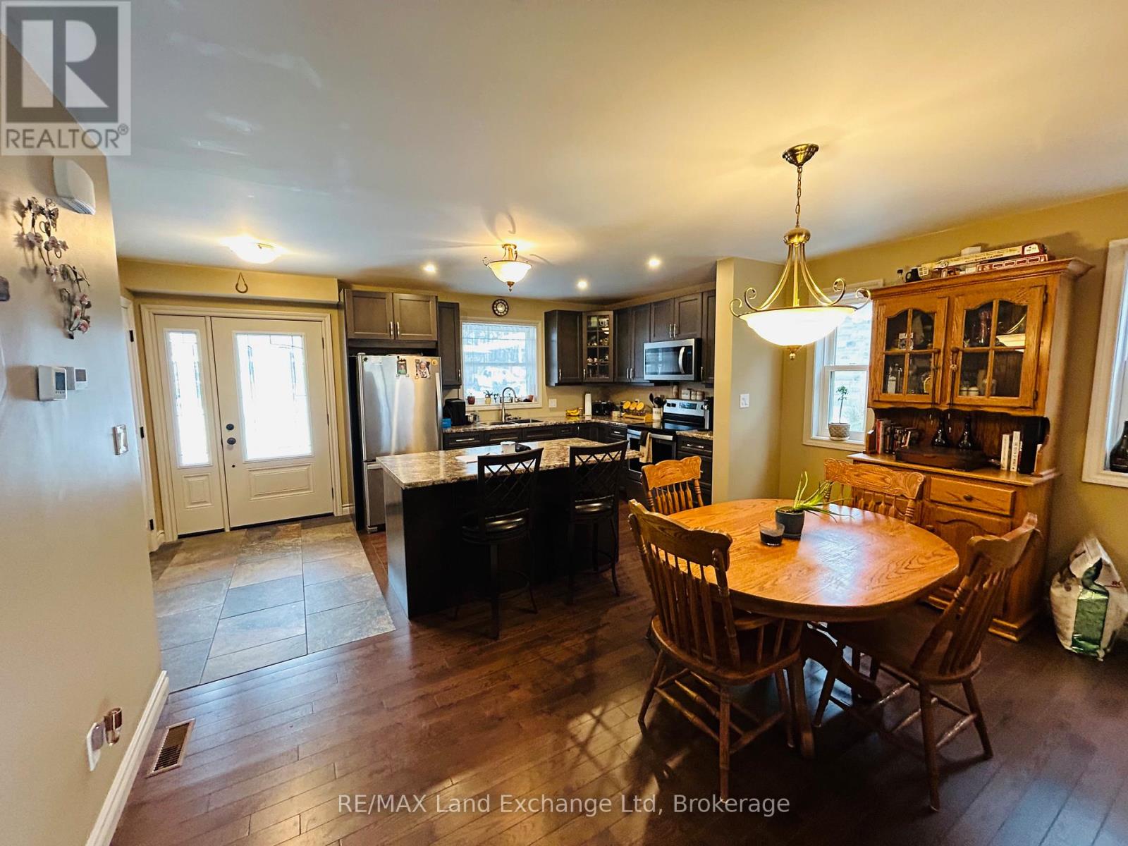 660 Gloria Street, North Huron, Ontario  N0G 2W0 - Photo 4 - X13185436