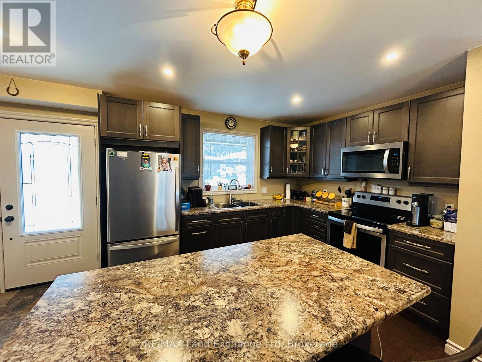 660 Gloria Street, North Huron, Ontario  N0G 2W0 - Photo 5 - X13185436