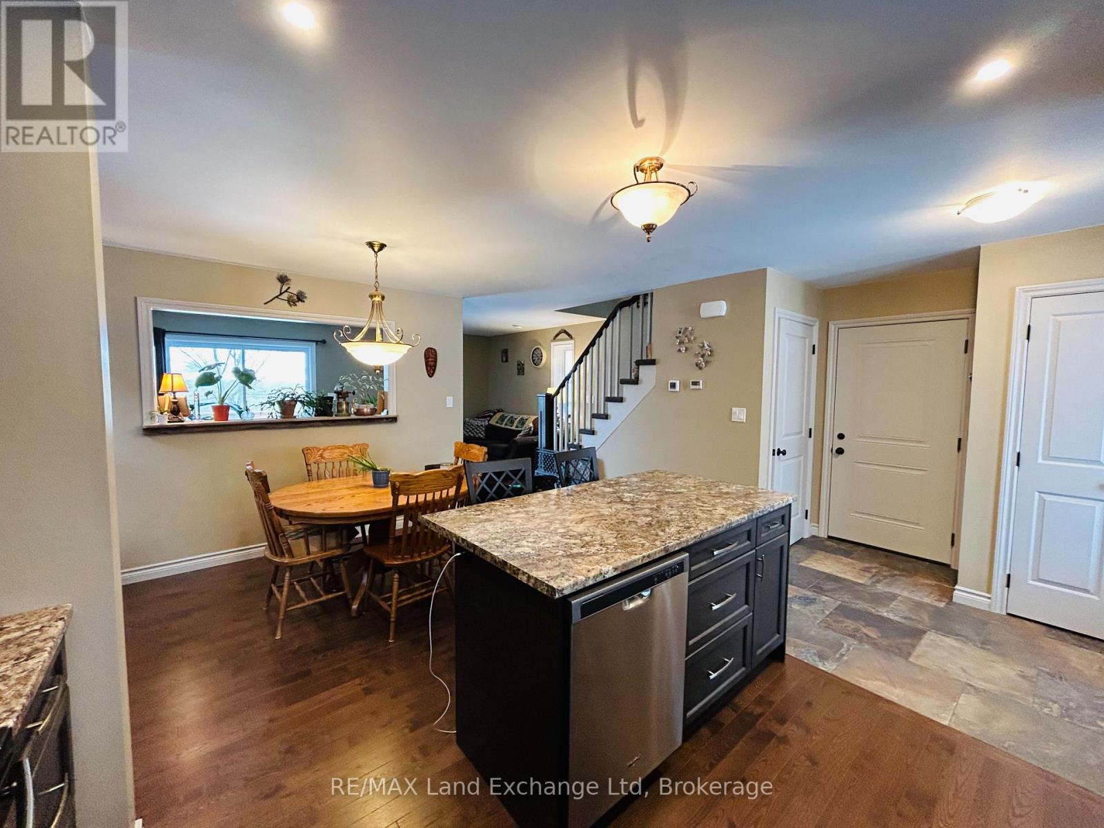 660 Gloria Street, North Huron, Ontario  N0G 2W0 - Photo 8 - X13185436