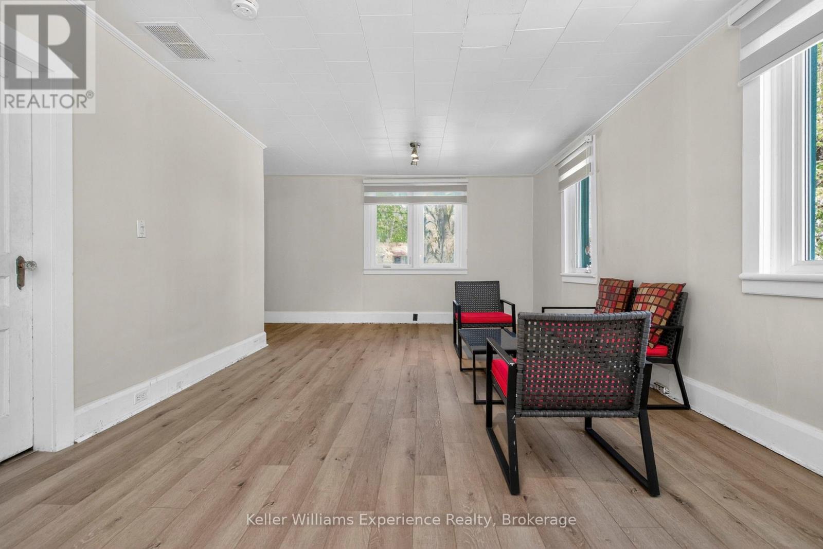 239 Oak Street, Clearview, Ontario  L0M 1S0 - Photo 10 - S13186762