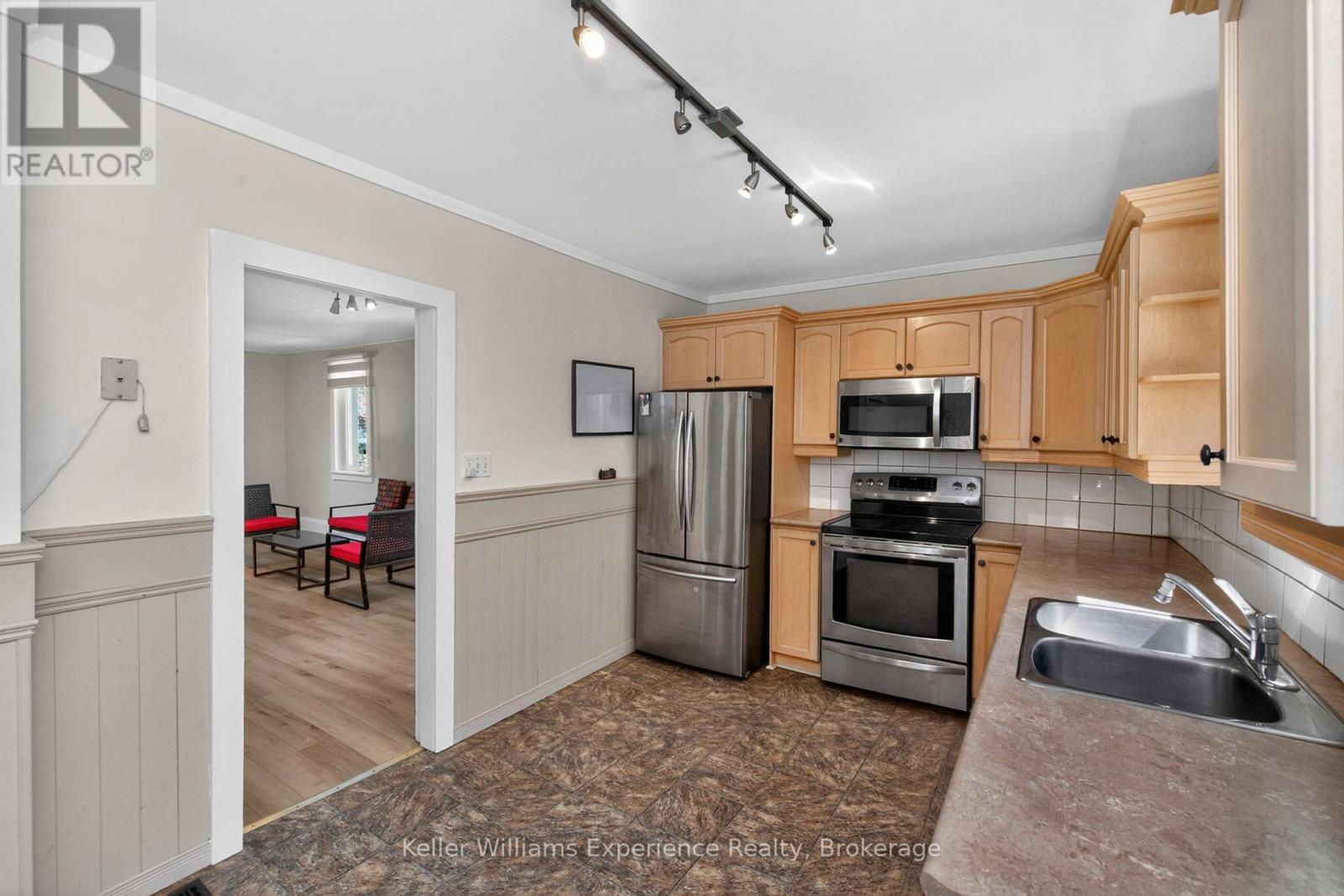 239 Oak Street, Clearview, Ontario  L0M 1S0 - Photo 15 - S13186762