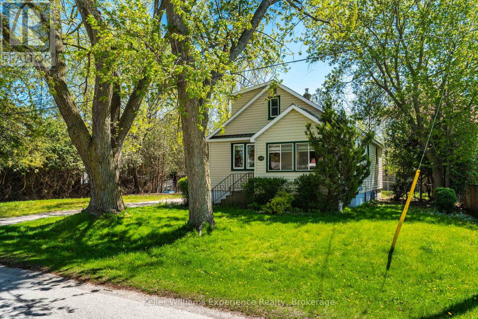 239 Oak Street, Clearview, Ontario  L0M 1S0 - Photo 2 - S13186762