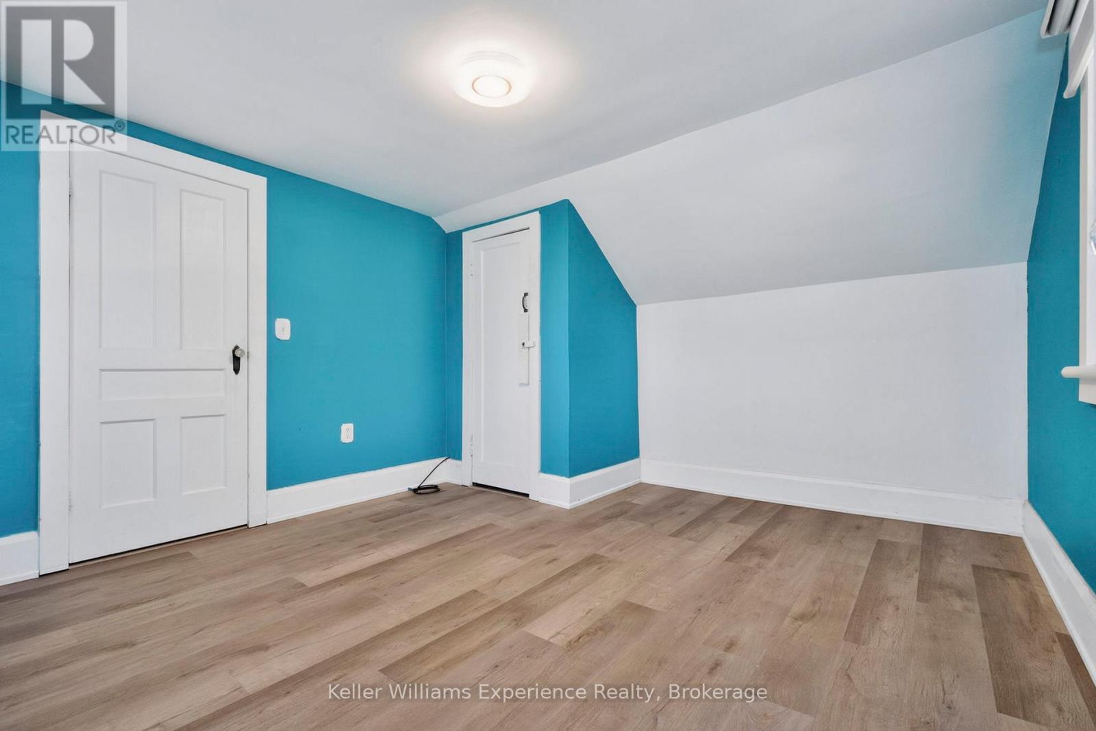 239 Oak Street, Clearview, Ontario  L0M 1S0 - Photo 32 - S13186762