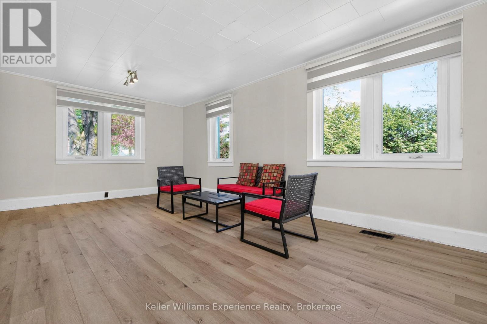 239 Oak Street, Clearview, Ontario  L0M 1S0 - Photo 9 - S13186762