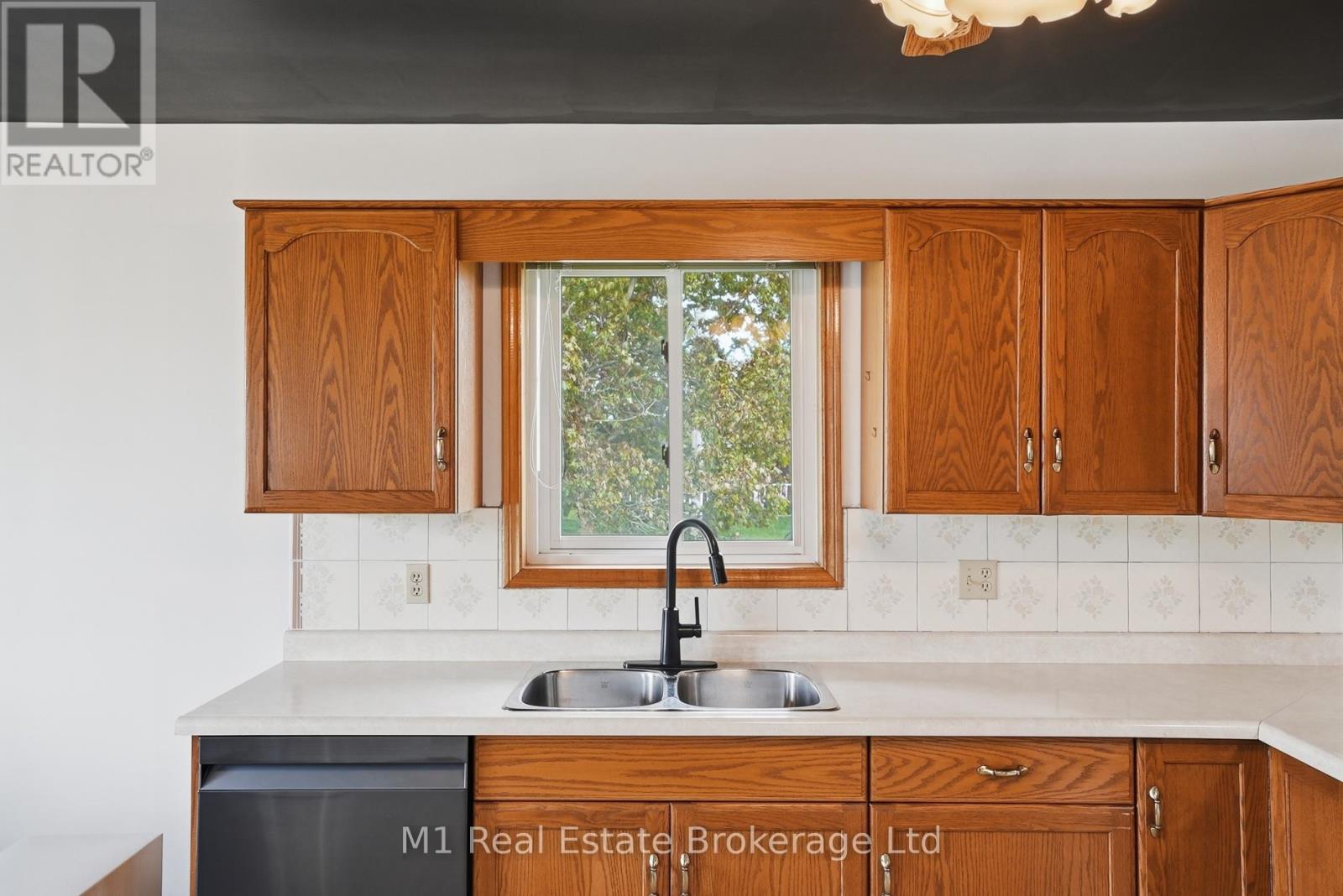 214 Church Street N, Wellington North, Ontario  N0G 2L2 - Photo 8 - X13186260