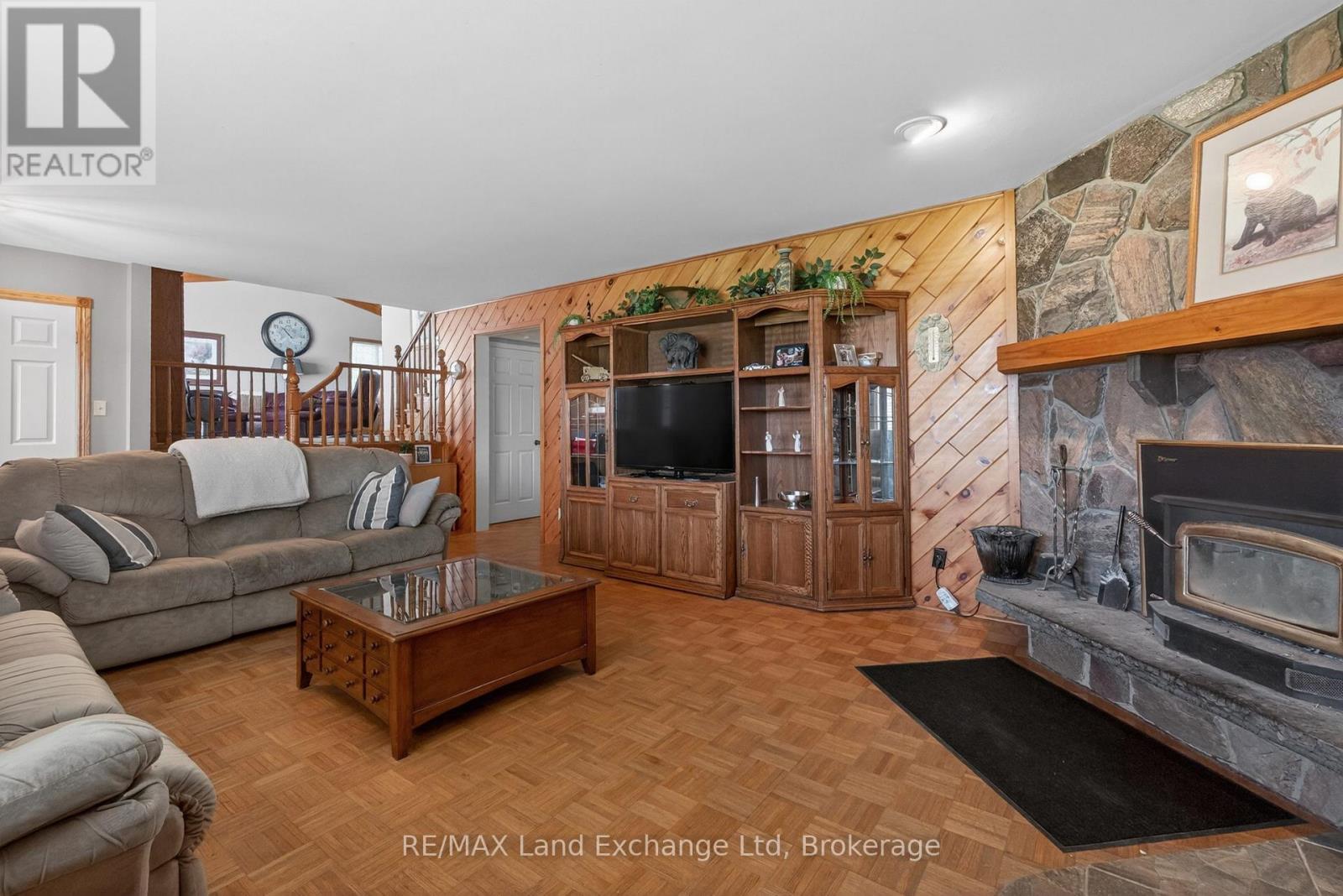 696 Josephine Street N, North Huron, Ontario  N0G 2W0 - Photo 14 - X13190210
