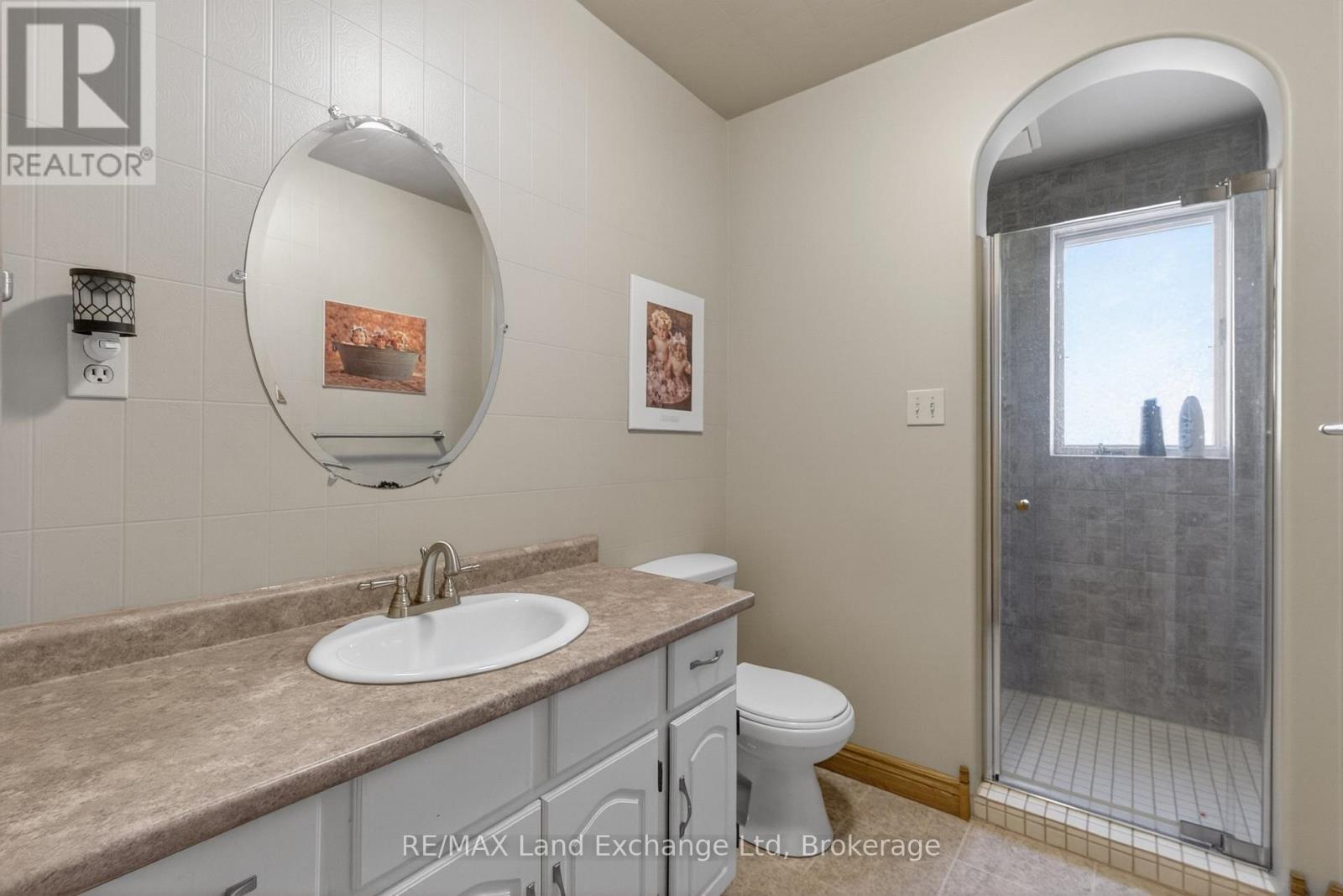 696 Josephine Street N, North Huron, Ontario  N0G 2W0 - Photo 17 - X13190210
