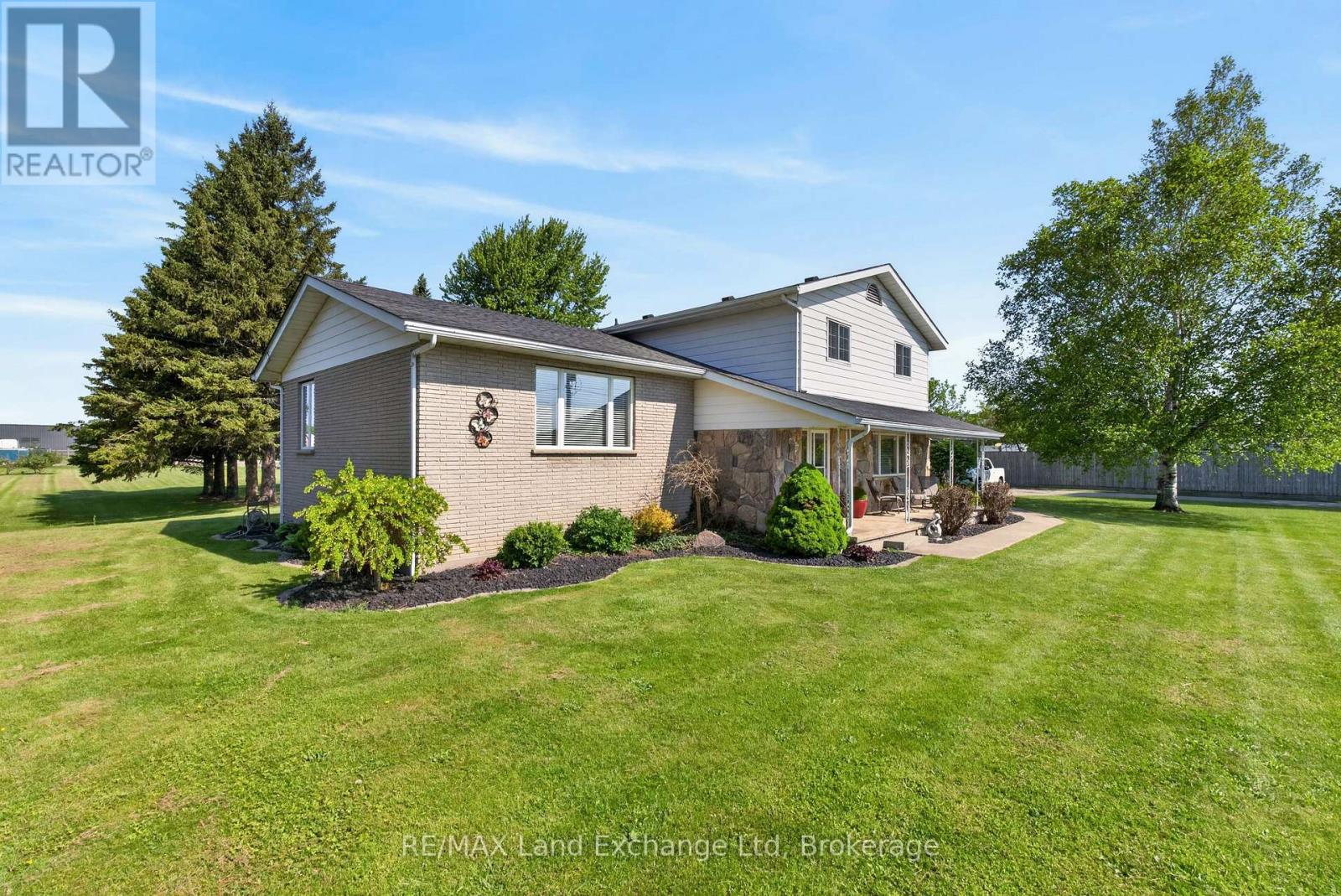 696 Josephine Street N, North Huron, Ontario  N0G 2W0 - Photo 3 - X13190210