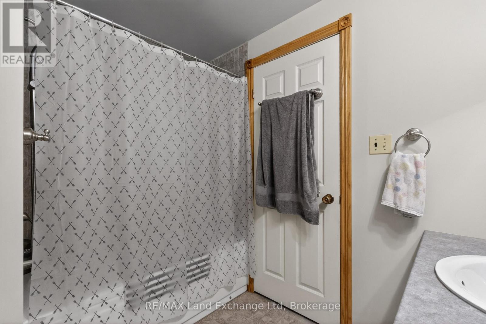 696 Josephine Street N, North Huron, Ontario  N0G 2W0 - Photo 32 - X13190210