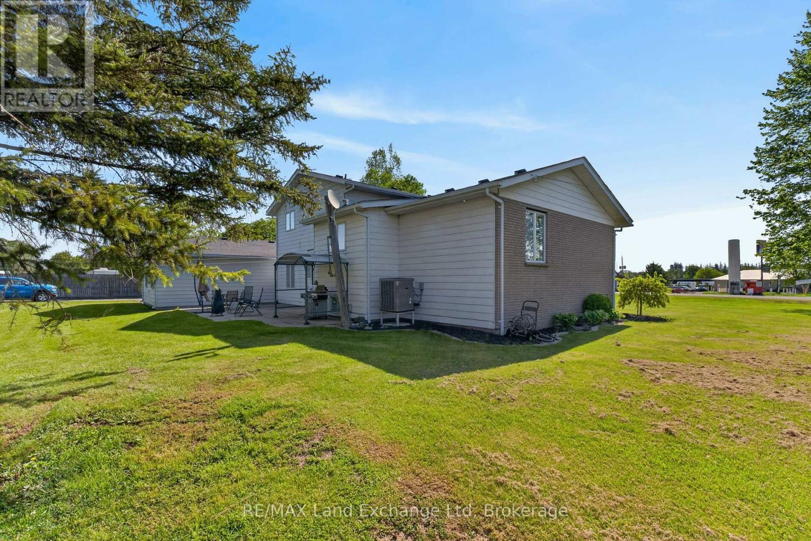 696 Josephine Street N, North Huron, Ontario  N0G 2W0 - Photo 5 - X13190210