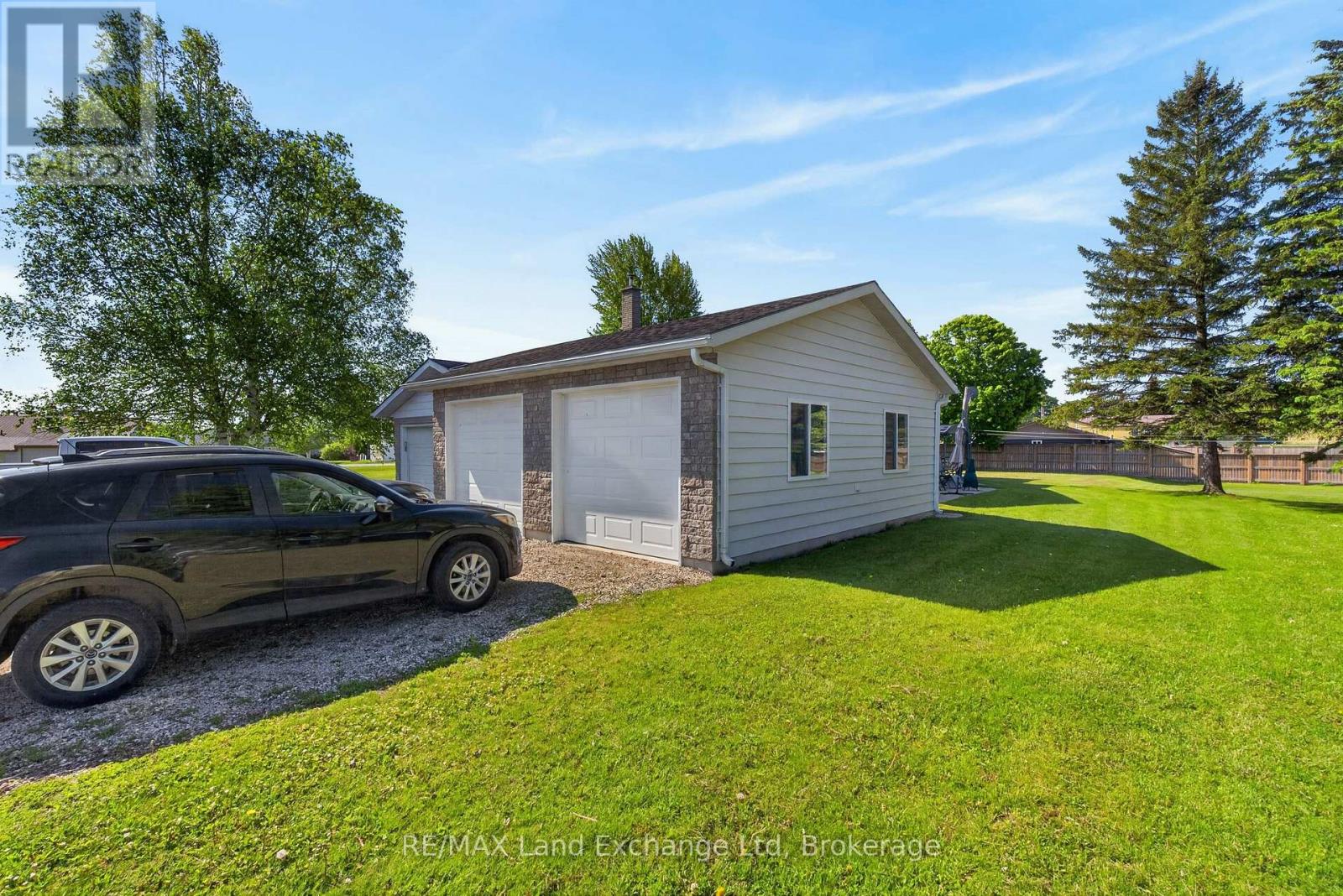 696 Josephine Street N, North Huron, Ontario  N0G 2W0 - Photo 7 - X13190210