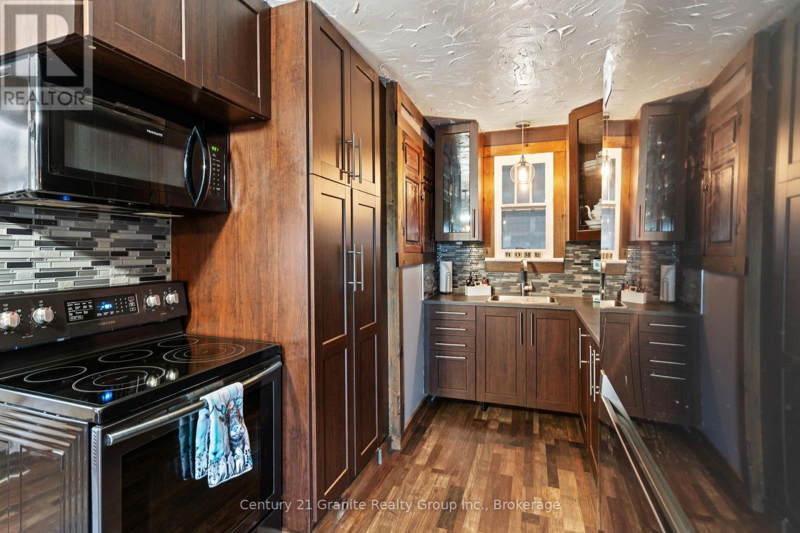 16 Newcastle Street, Minden Hills, Ontario  K0M 2K0 - Photo 14 - X13190258