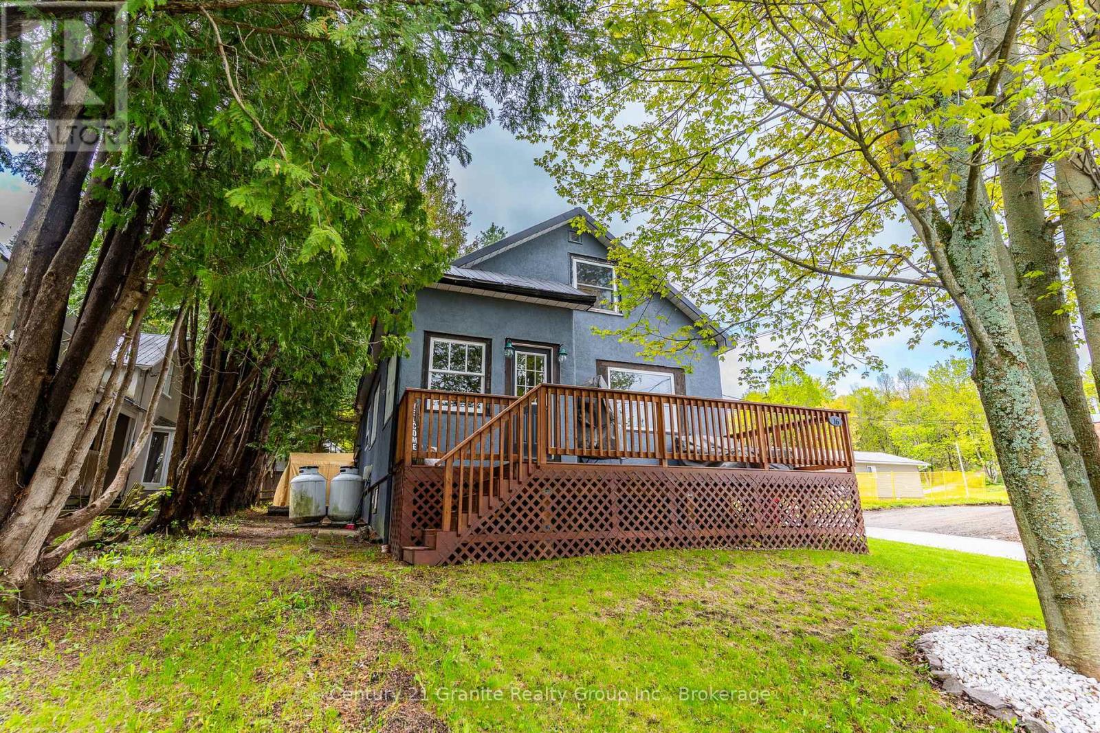 16 Newcastle Street, Minden Hills, Ontario  K0M 2K0 - Photo 2 - X13190258