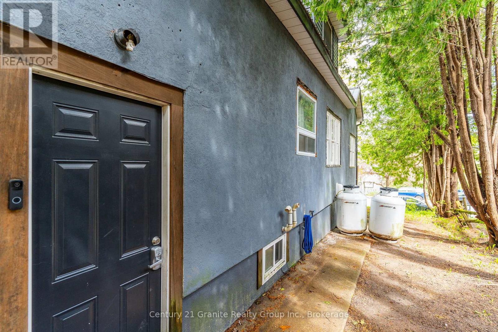 16 Newcastle Street, Minden Hills, Ontario  K0M 2K0 - Photo 8 - X13190258