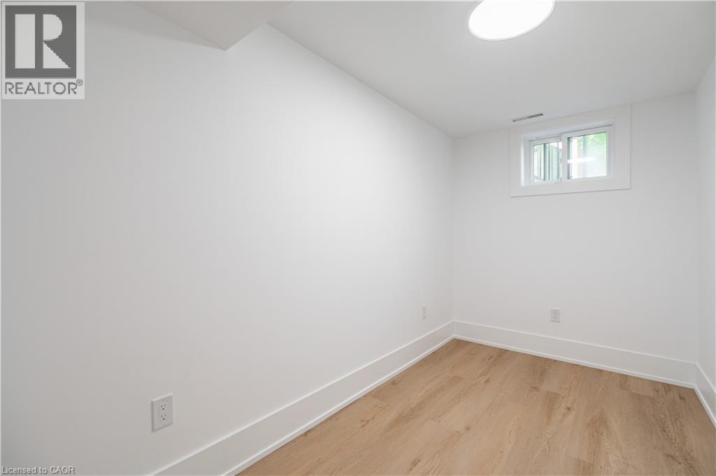1379 Christina Court, Burlington, Ontario  L7P 2V8 - Photo 30 - 40832848