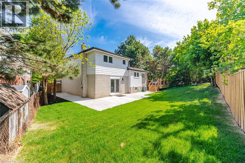1379 Christina Court, Burlington, Ontario  L7P 2V8 - Photo 33 - 40832848