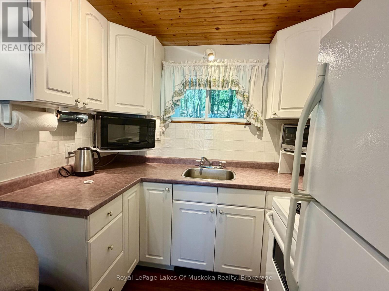 1082 Lakeshore Drive S, Bracebridge, Ontario  P1L 1X3 - Photo 4 - X13192206