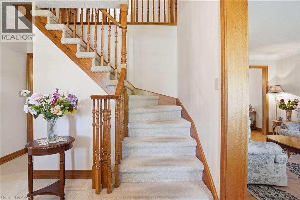 11 Greenbriar Court, Welland, Ontario  L3C 5T7 - Photo 2 - 40834091