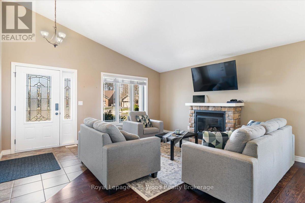 56 Wintergreen Crescent, Norfolk, Ontario  N4B 2W5 - Photo 4 - X13194774