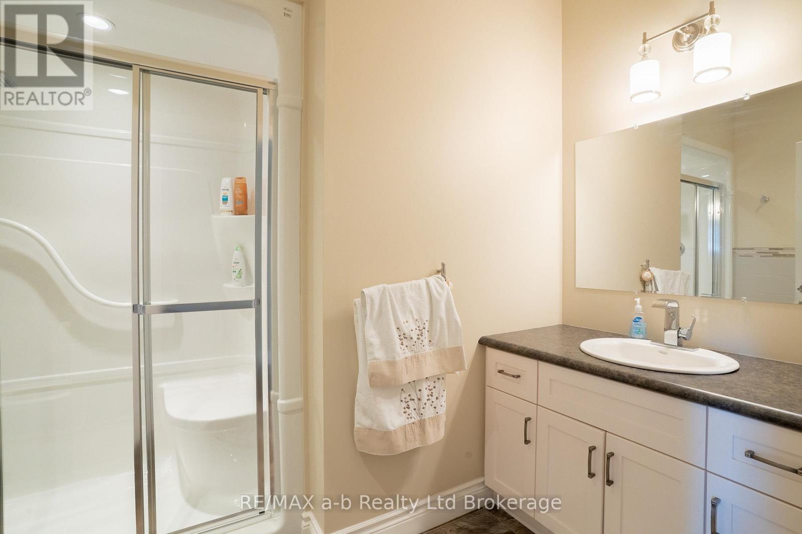 220 Poldon Drive, Norwich, Ontario  N0J 1P0 - Photo 17 - X13196116