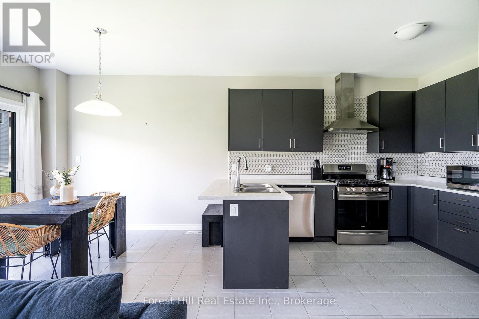 281 Springfield Crescent, Clearview, Ontario  L0M 1S0 - Photo 11 - S13196682