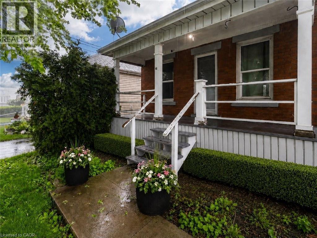 46 East 16th Street, Hamilton, Ontario  L9A 4H9 - Photo 2 - 40833876