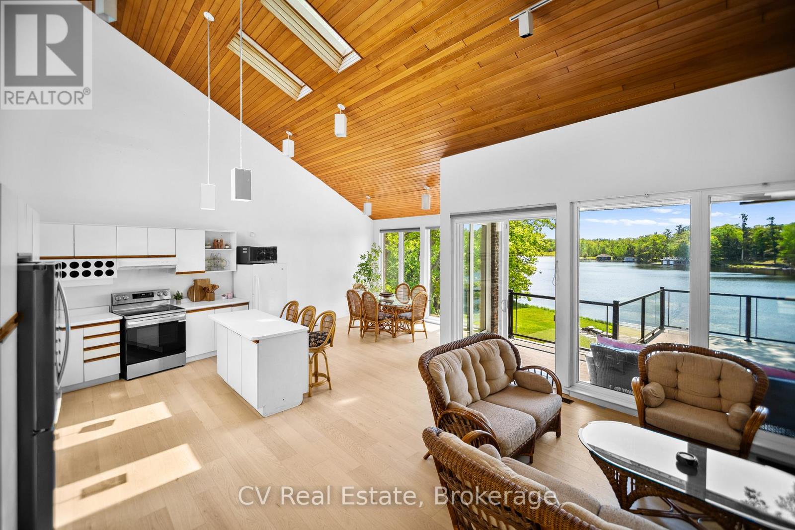 1030 S Sunset Bay Rd, Gravenhurst, Ontario  P1P 1R2 - Photo 11 - X13206252