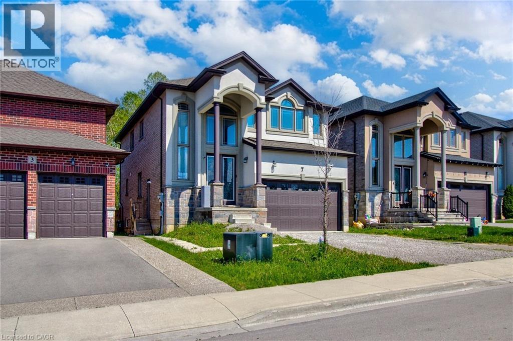 7 Chardonnay Street, Hamilton, Ontario  L8G 5H5 - Photo 2 - 40834124