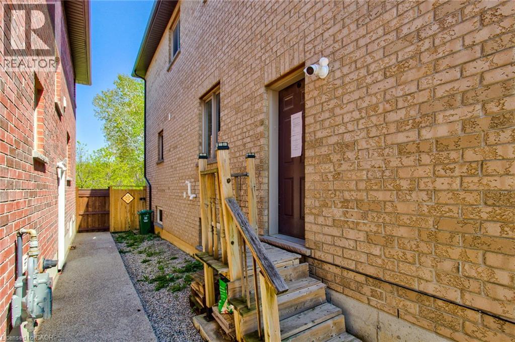 7 Chardonnay Street, Hamilton, Ontario  L8G 5H5 - Photo 3 - 40834124