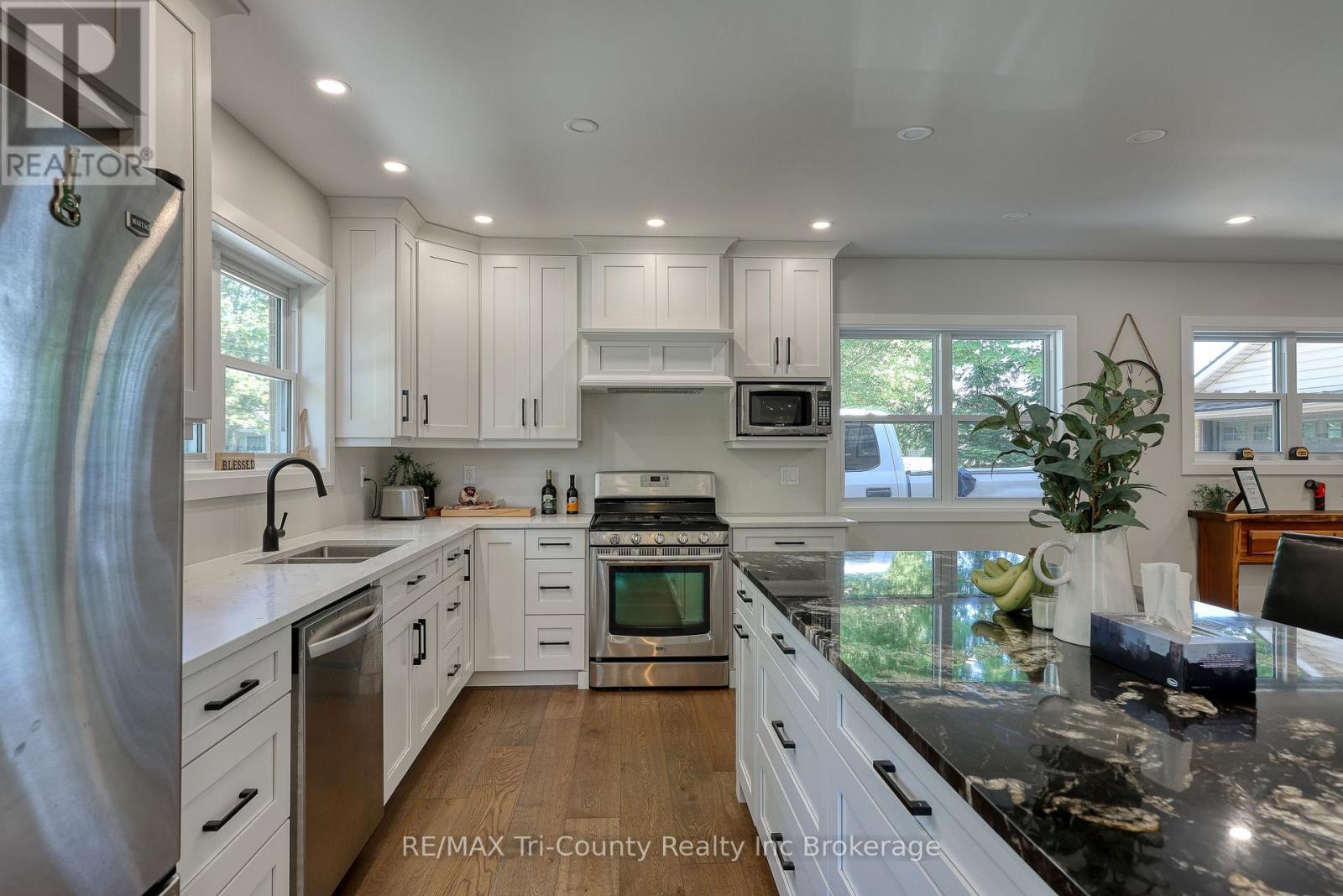 16 Delevan Crescent, Tillsonburg, Ontario  N4G 3M7 - Photo 6 - X13206494