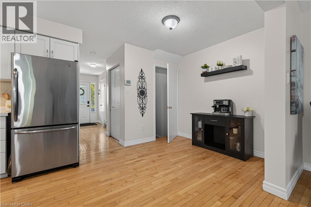 475 Annapolis Court, Waterloo, Ontario  N2K 4E7 - Photo 10 - 40833026