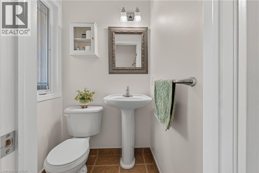 475 Annapolis Court, Waterloo, Ontario  N2K 4E7 - Photo 18 - 40833026