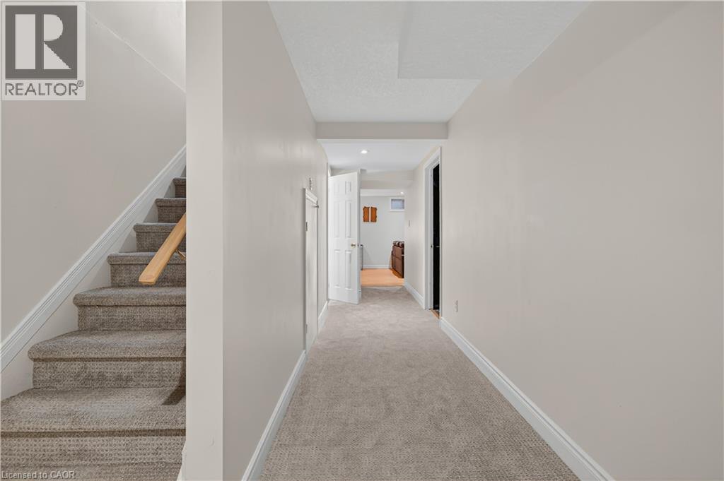 475 Annapolis Court, Waterloo, Ontario  N2K 4E7 - Photo 28 - 40833026