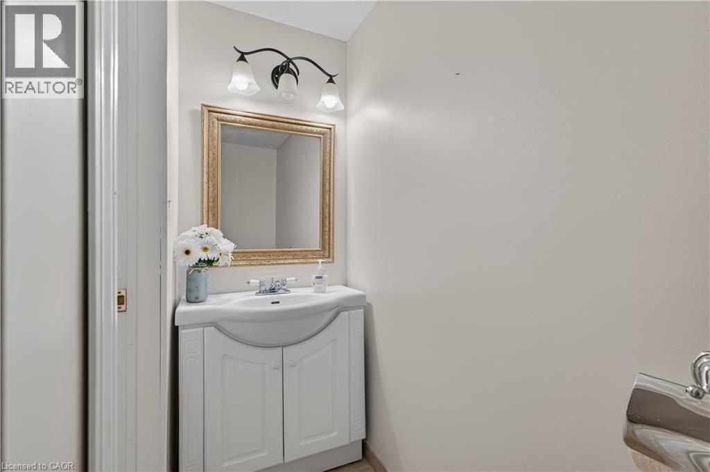 475 Annapolis Court, Waterloo, Ontario  N2K 4E7 - Photo 33 - 40833026