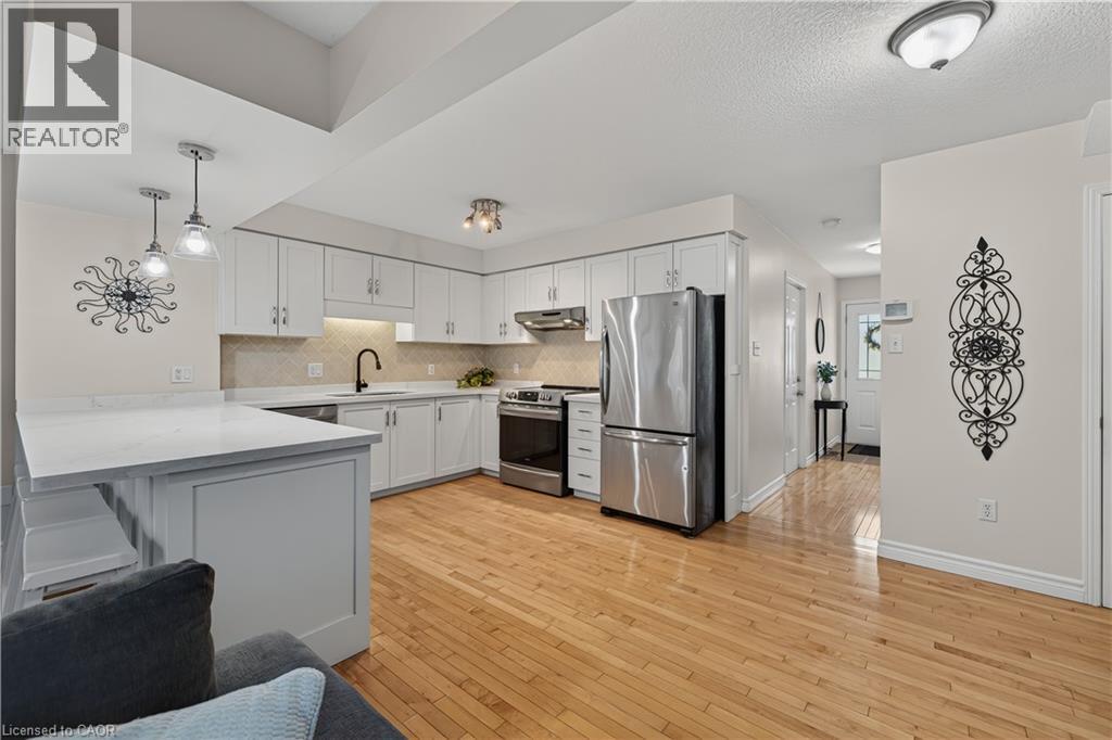 475 Annapolis Court, Waterloo, Ontario  N2K 4E7 - Photo 5 - 40833026