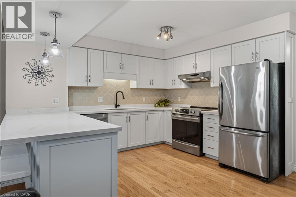 475 Annapolis Court, Waterloo, Ontario  N2K 4E7 - Photo 6 - 40833026
