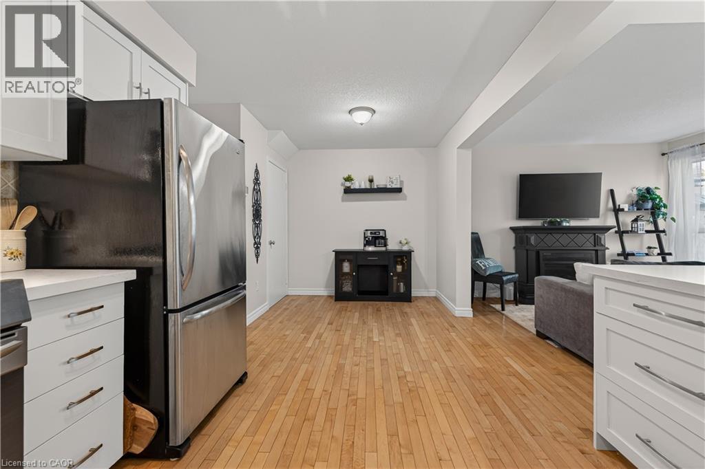 475 Annapolis Court, Waterloo, Ontario  N2K 4E7 - Photo 9 - 40833026