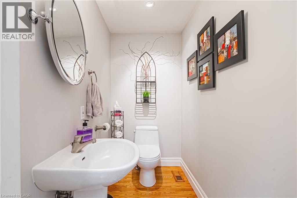 7 Colonial Crescent, Oakville, Ontario  L6J 4K8 - Photo 12 - 40833953