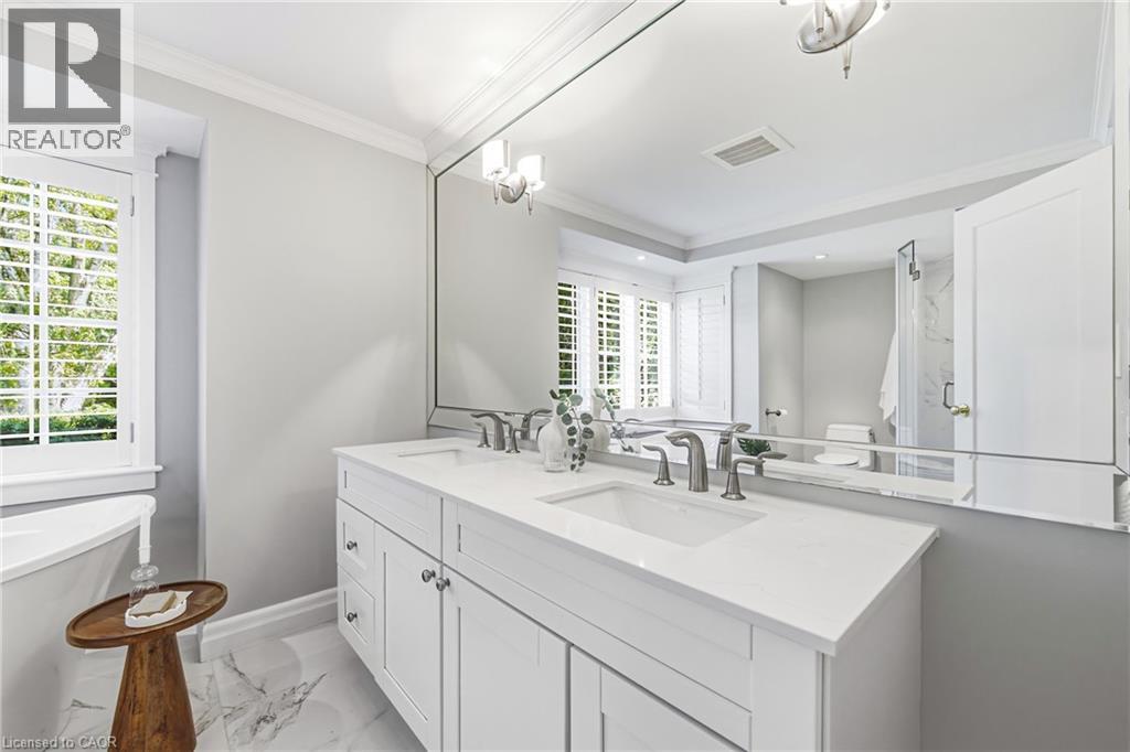 7 Colonial Crescent, Oakville, Ontario  L6J 4K8 - Photo 27 - 40833953