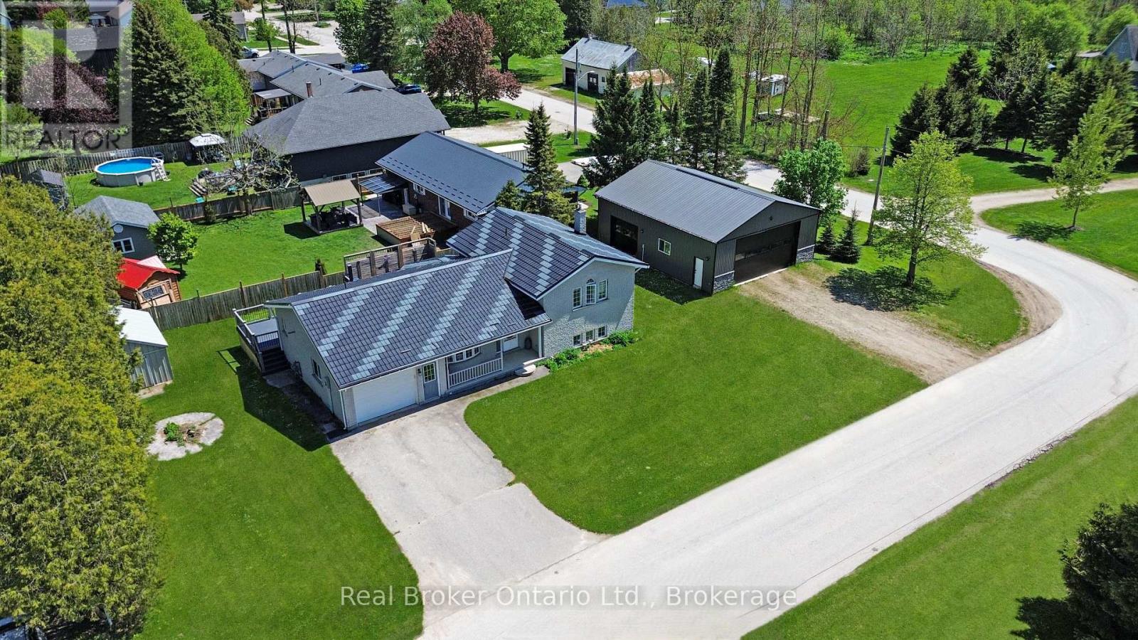 11 James Street W, Minto, Ontario  N0G 1M0 - Photo 2 - X13207454