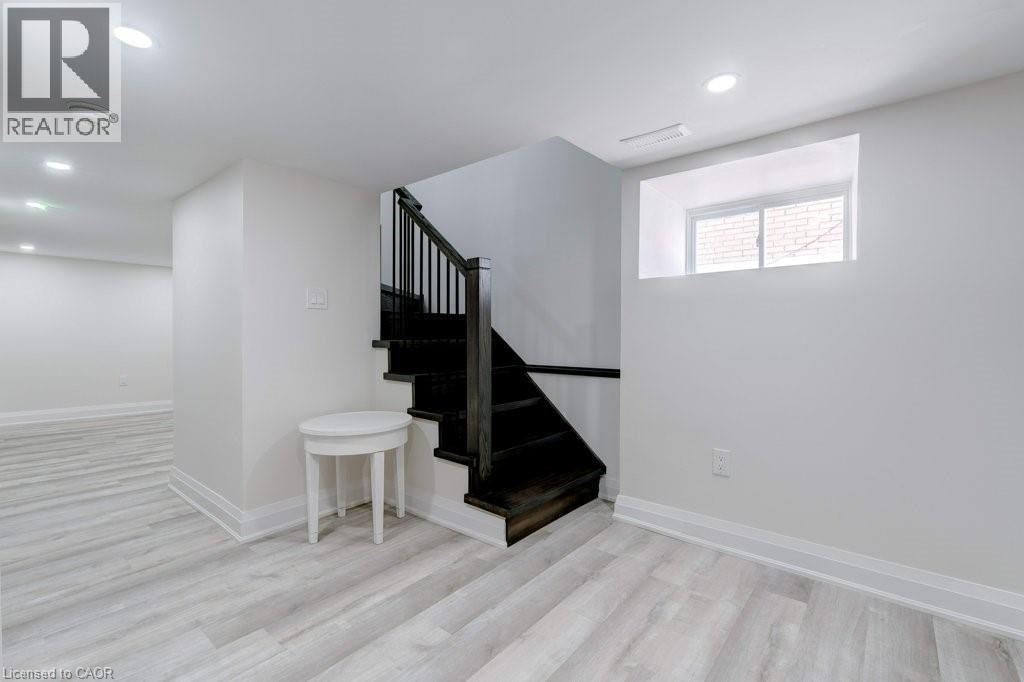 38 East 16th Street, Hamilton, Ontario  L9A 4H9 - Photo 17 - 40833751